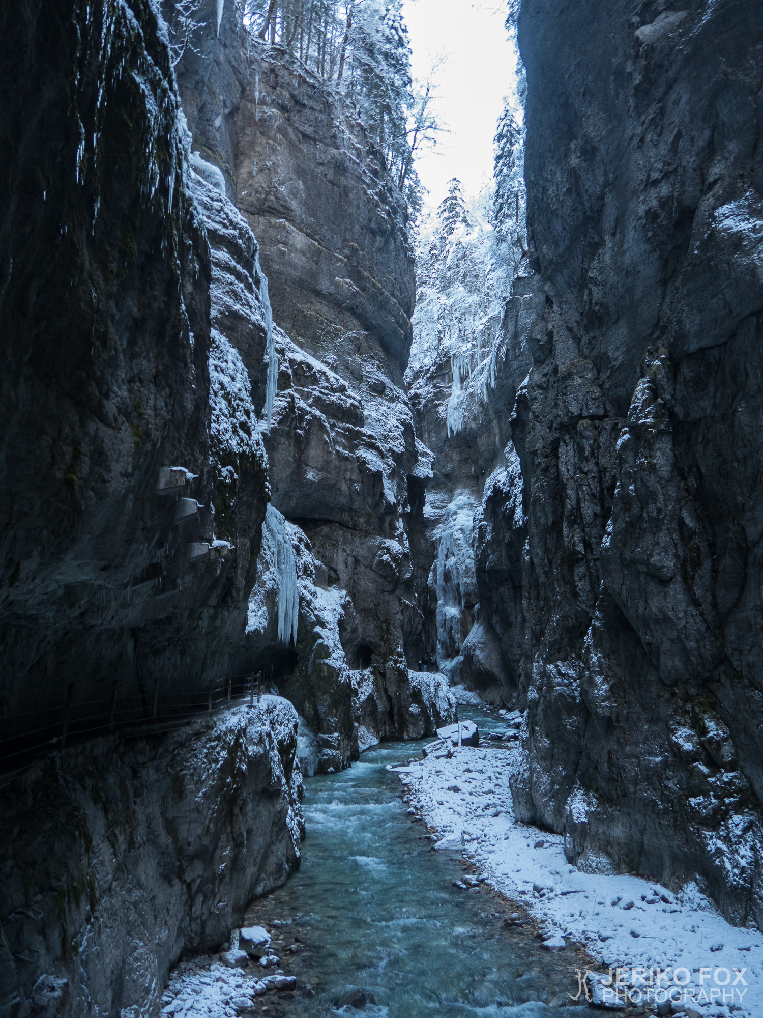 JFRM-2017-12-0940